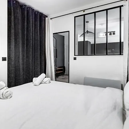 Chill In Le Marais Apartment